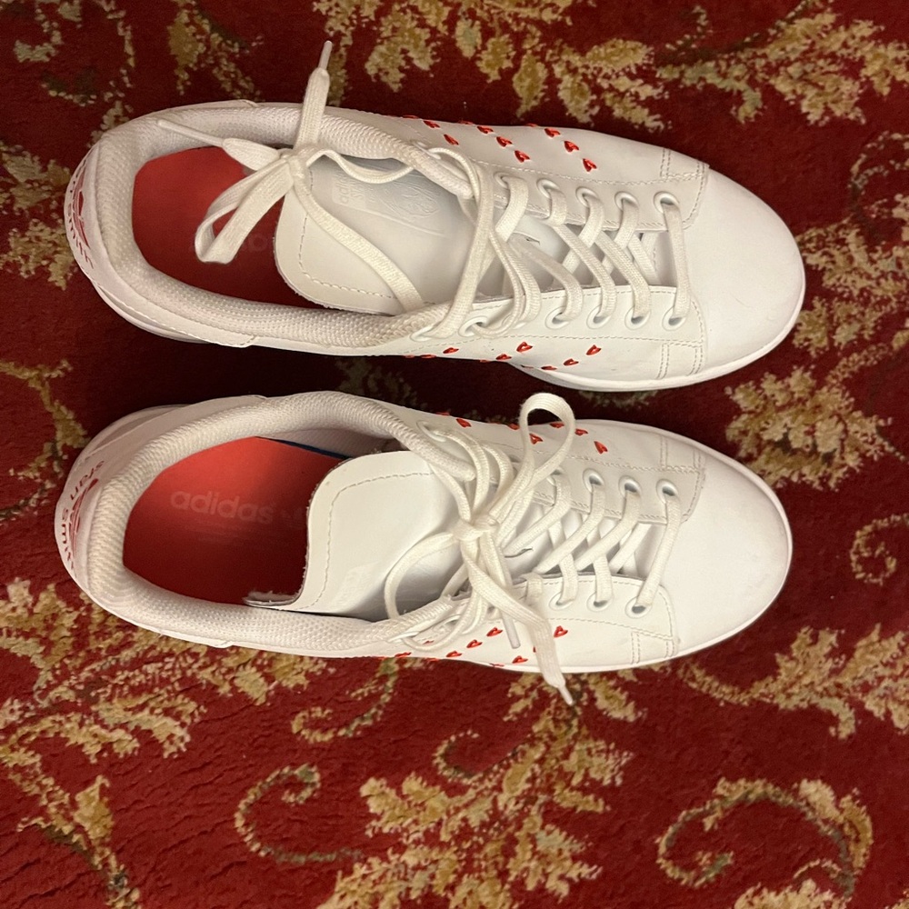 White adidas Stan smith shoes
